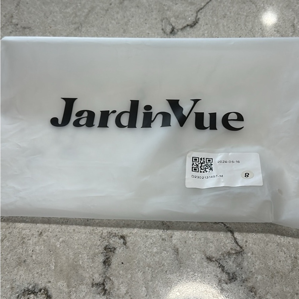 JardinVue long sleeve dress. - Picture 3 of 3